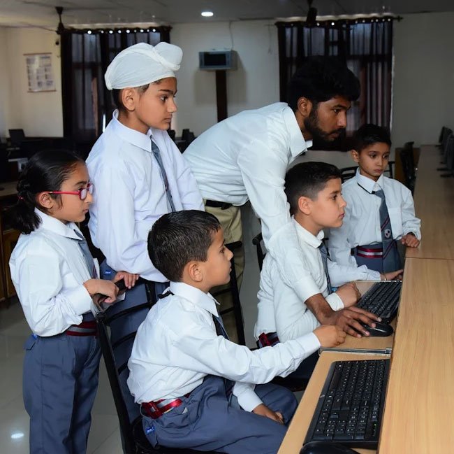 How to Stay Focused in School: Practical Tips for Students 